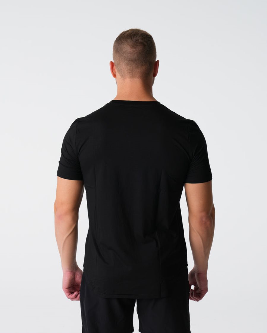 Camiseta NVGTN Tech Fitted Hombre Negras | bNa0lnNv