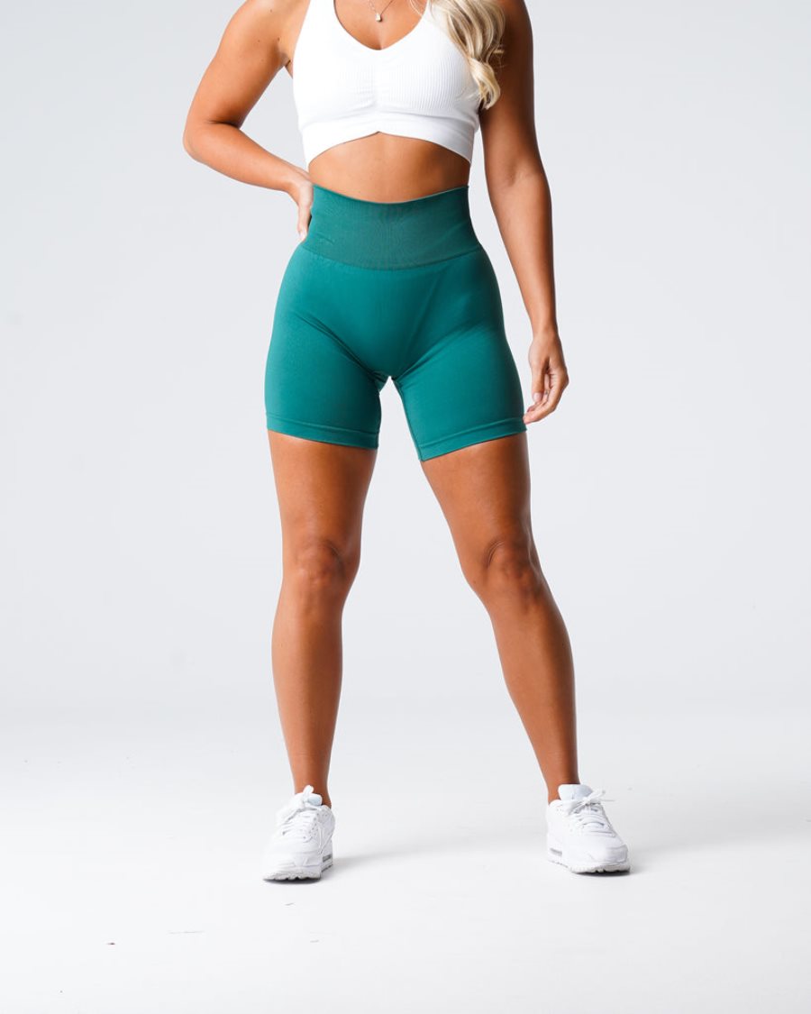 Pantalones Cortos NVGTN Solid Seamless Mujer Verde | 4wCoNvl3