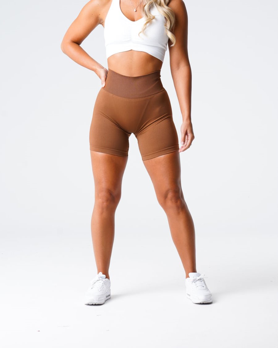 Pantalones Cortos NVGTN Solid Seamless Mujer Chocolate | yztImGzy